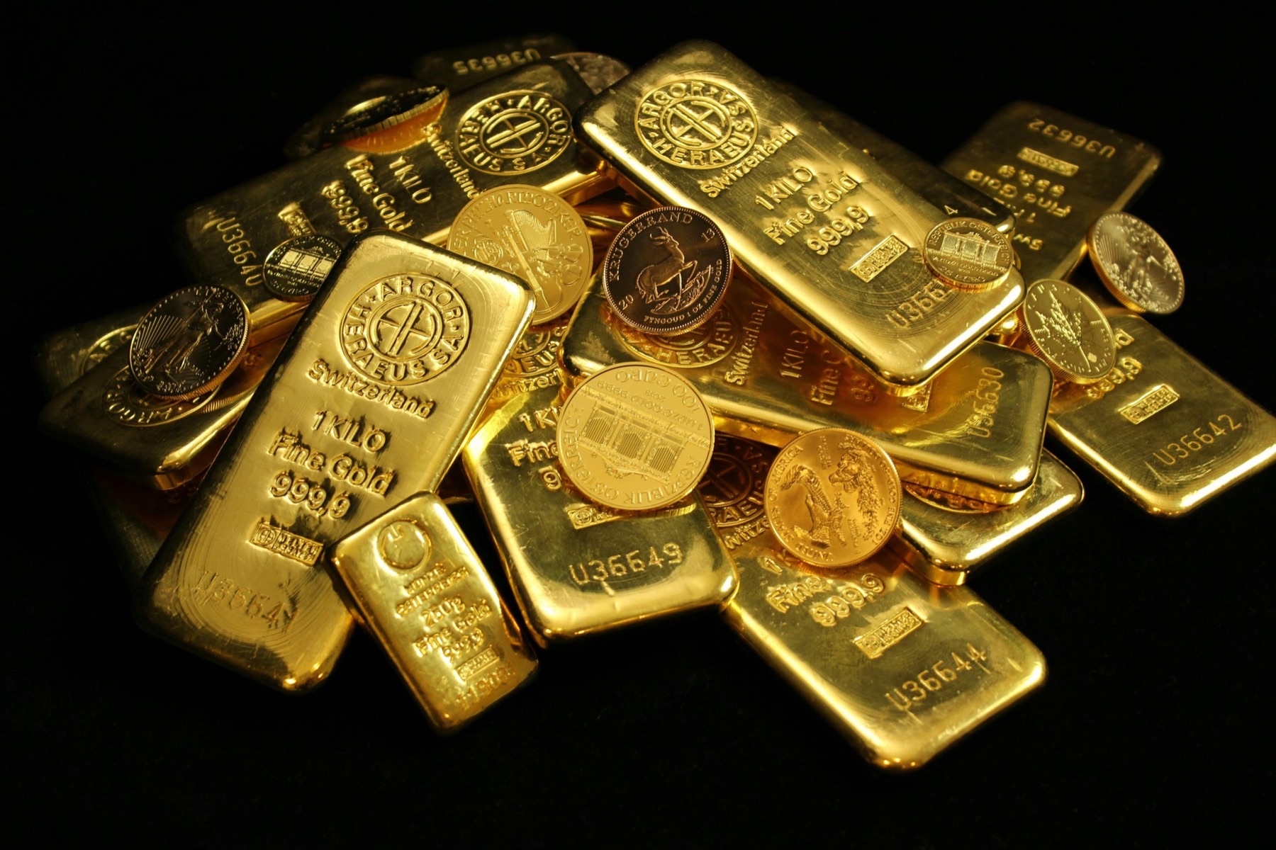 Gold hits all-time highs