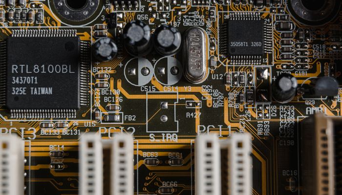 Weekly Review: Geopolitics and AI Keep Markets on Edge